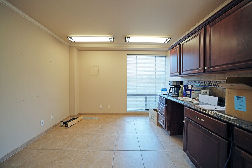 More Photos Of 974 Griffin St, Grover Beach Warehouse For Lease