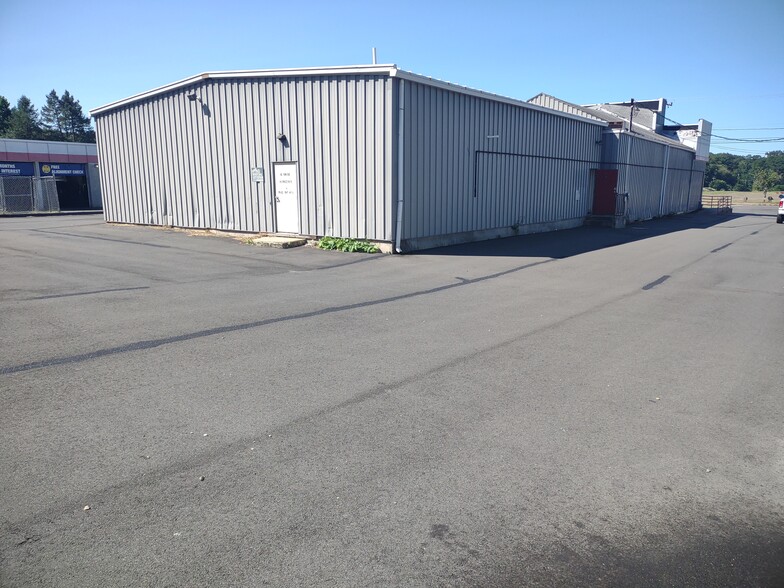 More Photos Of 319 Broad St, Manchester General Retail For Sale