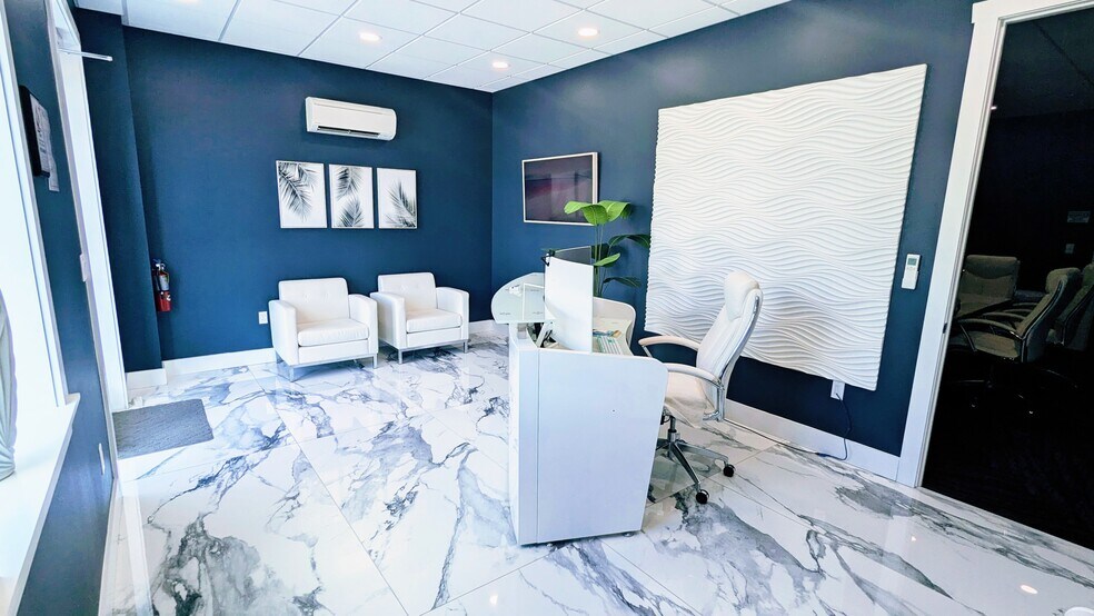 More Photos Of 2328 72nd Dr E, Sarasota Warehouse For Sale