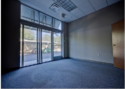 More Photos Of 8100 S Priest Dr, Tempe Showroom For Sale