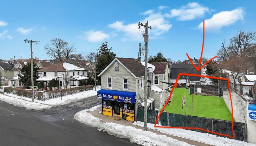 More Photos Of 307 Clinton St, Hempstead Storefront Retail Residential For Sale