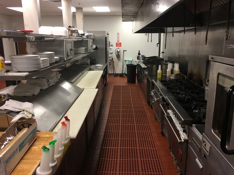 More Photos Of 2400 N Town Center Dr, Washington Restaurant For Sale