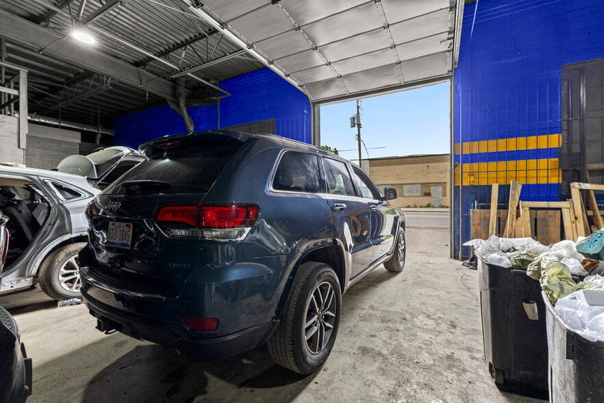 More Photos Of 12950 Lyndon Ave, Detroit Warehouse For Lease