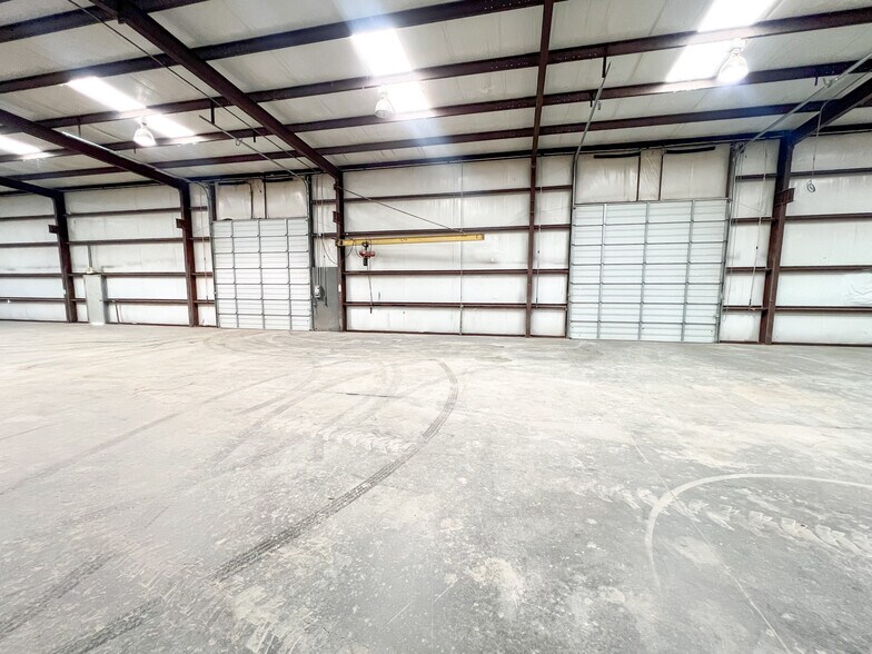 More Photos Of 12620 W County Road 133, Odessa Warehouse For Lease