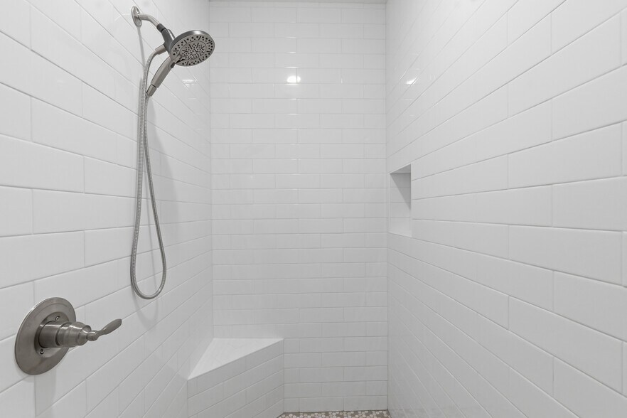 More Photos Of 200-210 Ewell st, Granbury Apartments For Sale