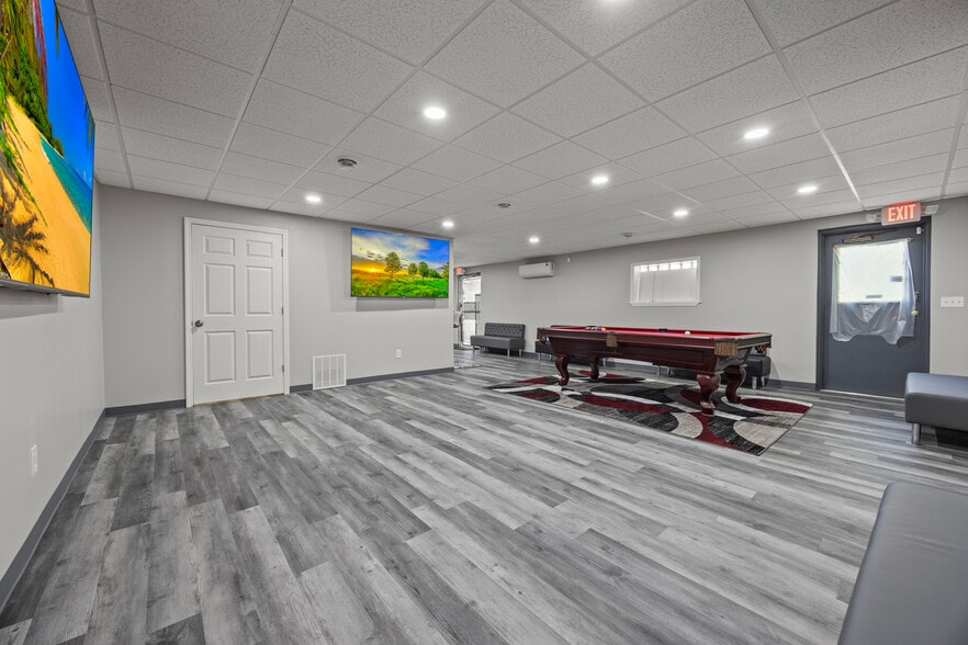 More Photos Of 2314-2318 Niagara St, Niagara Falls Freestanding For Lease