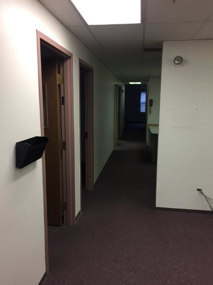 More Photos Of 329-331 S York Rd, Bensenville Daycare Center For Lease