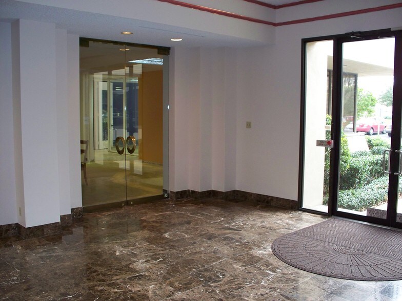 More Photos Of 3731 Briarpark Dr, Houston Unknown For Lease