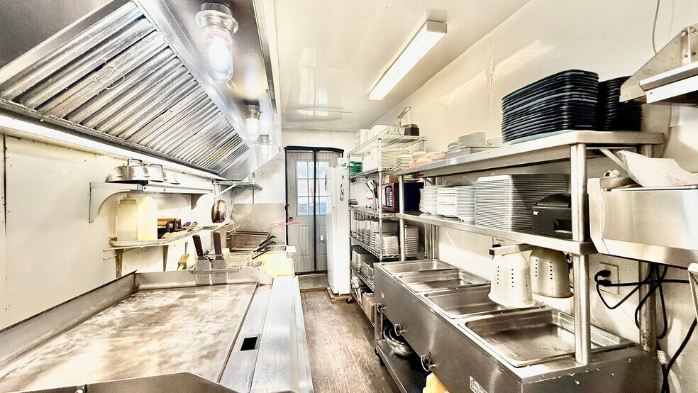 More Photos Of 557 Fm 3003, Graham General Retail For Sale