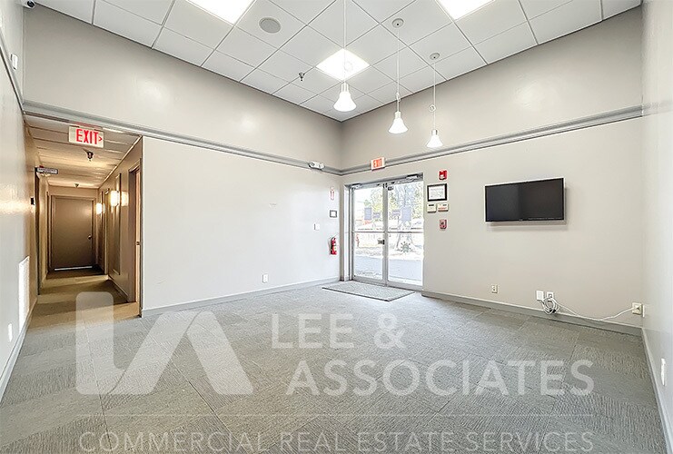 More Photos Of 770 W Bay St, Winter Garden Flex For Lease