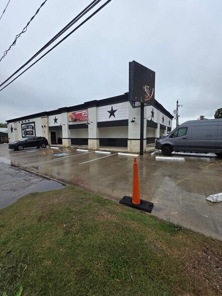 More Photos Of 3625 TX Hwy 146, Bacliff Bar For Sale