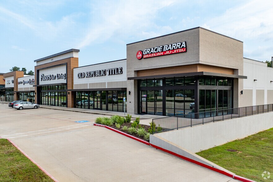 Primary Photo Of 4507 W Davis, Conroe Unknown For Lease