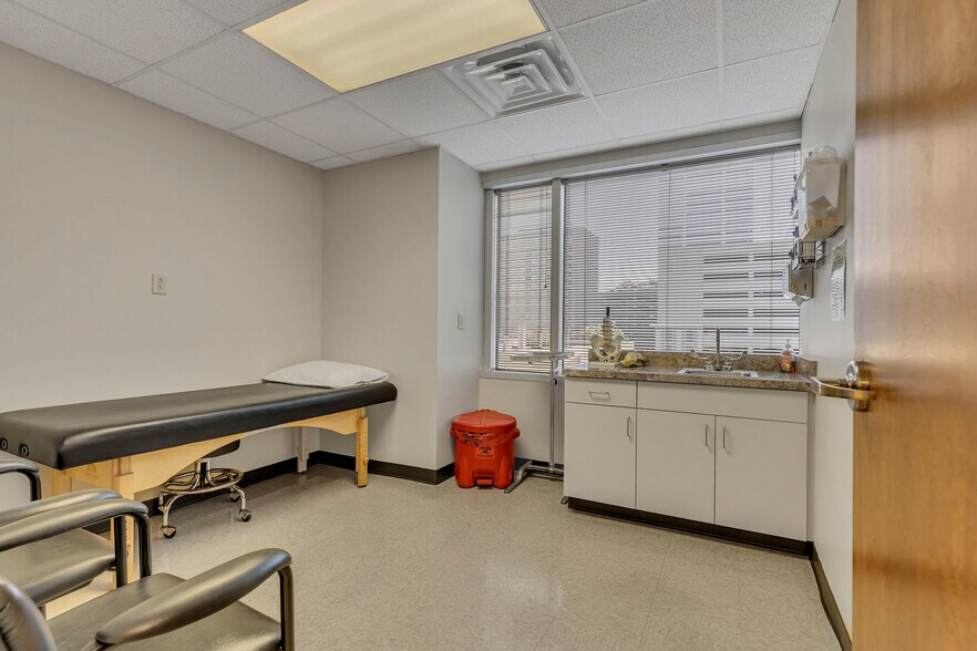 More Photos Of 2004 Hayes St, Nashville Medical For Lease