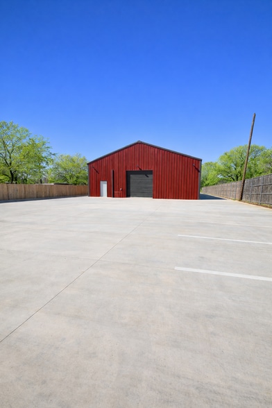 More Photos Of 708 Corry a Edwards Dr, Kennedale Freestanding For Sale