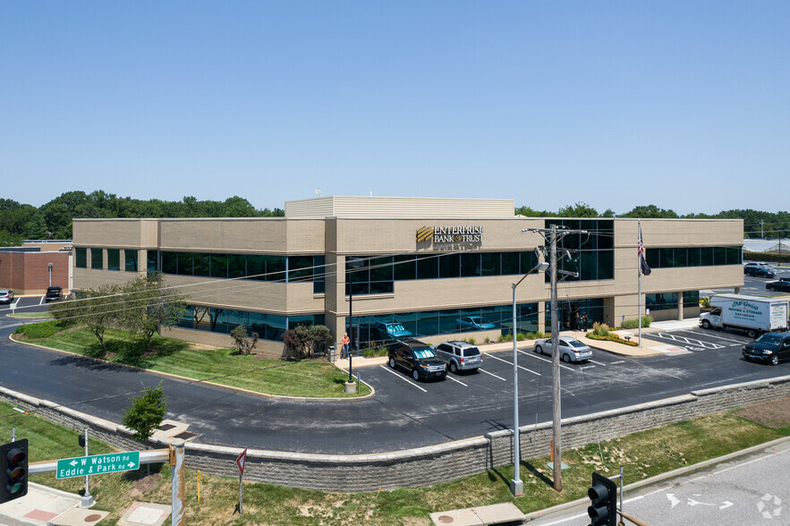 Primary Photo Of 3890 S Lindbergh Blvd, Sunset Hills Office For Lease