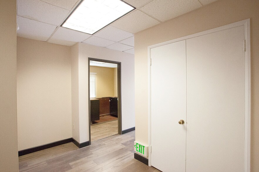 More Photos Of 425-427 Atlantic Ave, Long Beach Office For Sale