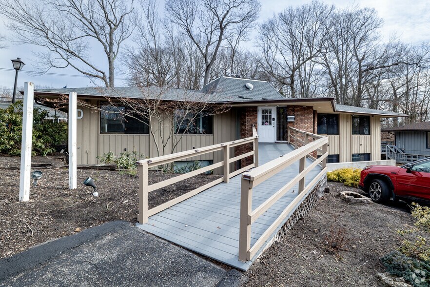 More Photos Of 640 Belle Terre Rd, Port Jefferson Medical For Lease