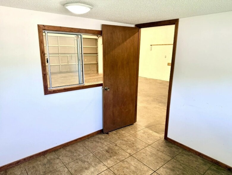 More Photos Of 1018 Independence St, Cape Girardeau Industrial For Lease