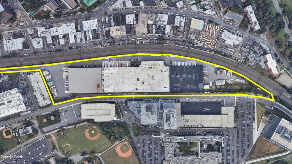 More Photos Of 1502 Bassett Ave, Bronx Distribution For Lease