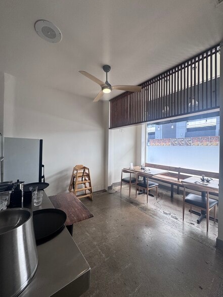 More Photos Of 349 N La Cienega Blvd, Los Angeles Restaurant For Lease
