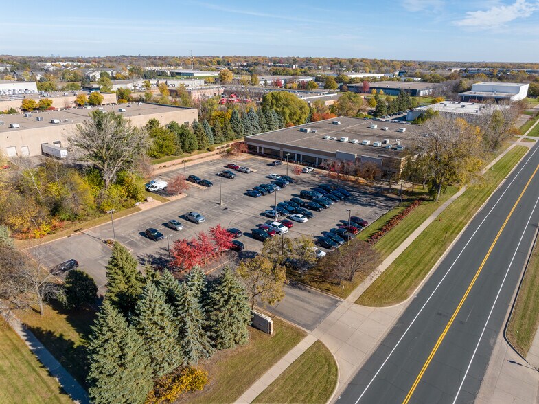 More Photos Of 6900 W 110th St, Bloomington Office For Lease