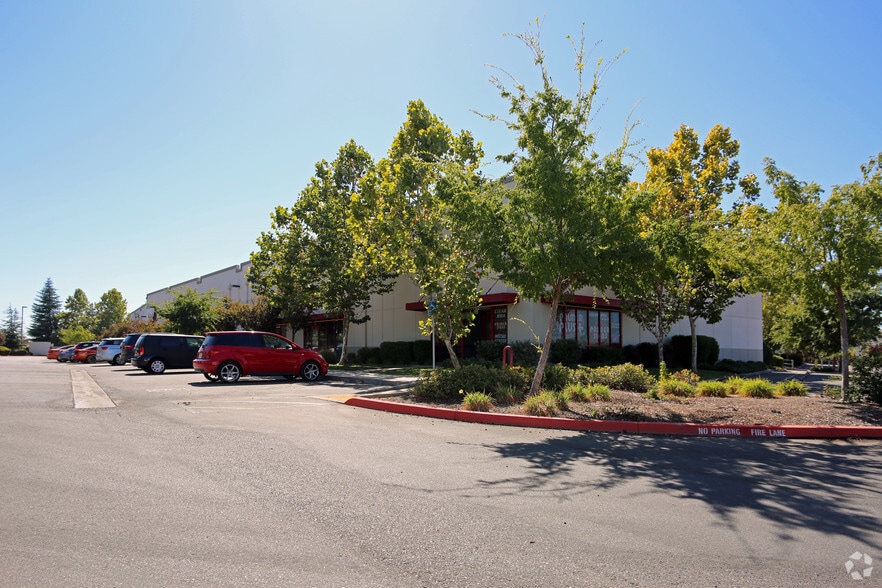 More Photos Of 7641 Galilee Rd, Roseville Warehouse For Lease