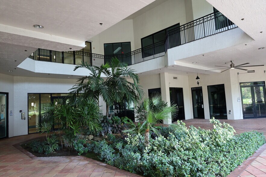 More Photos Of 12300 S Shore Blvd, Wellington Medical For Lease