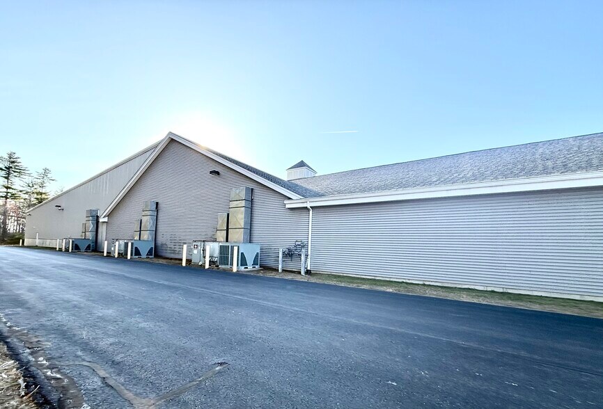 More Photos Of 411 Rt-108, Somersworth Freestanding For Sale