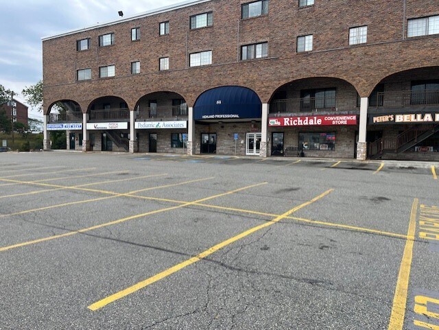 Primary Photo Of 84 Highland Ave, Salem Medical For Lease