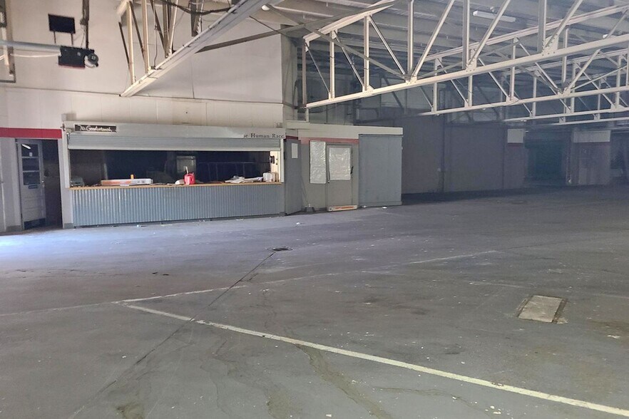 More Photos Of 1144 3rd St, Muskegon Auto Repair For Sale