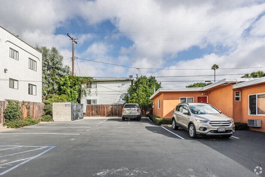 More Photos Of 509 Hyde Park Pl, Inglewood Apartments For Sale