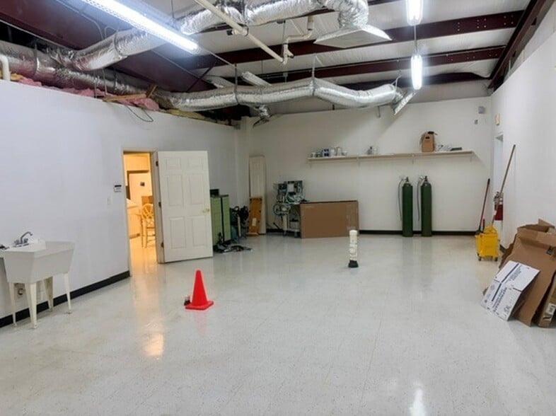 More Photos Of 1285 Wilkesboro Blvd, Lenoir Medical For Sale