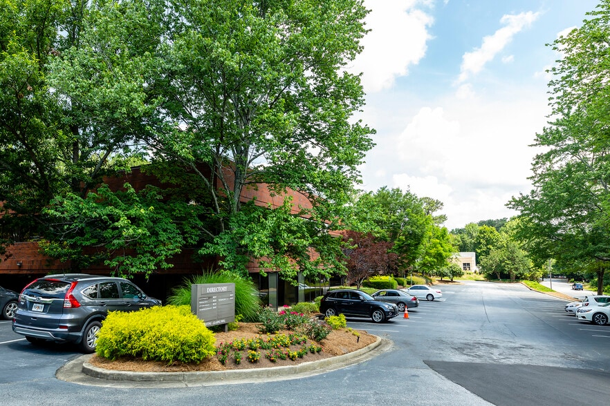 More Photos Of 1688 Phoenix Pky, College Park Unknown For Lease