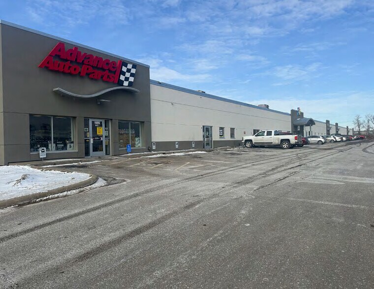 More Photos Of 1995 W County Road B2, Roseville Light Manufacturing For Lease