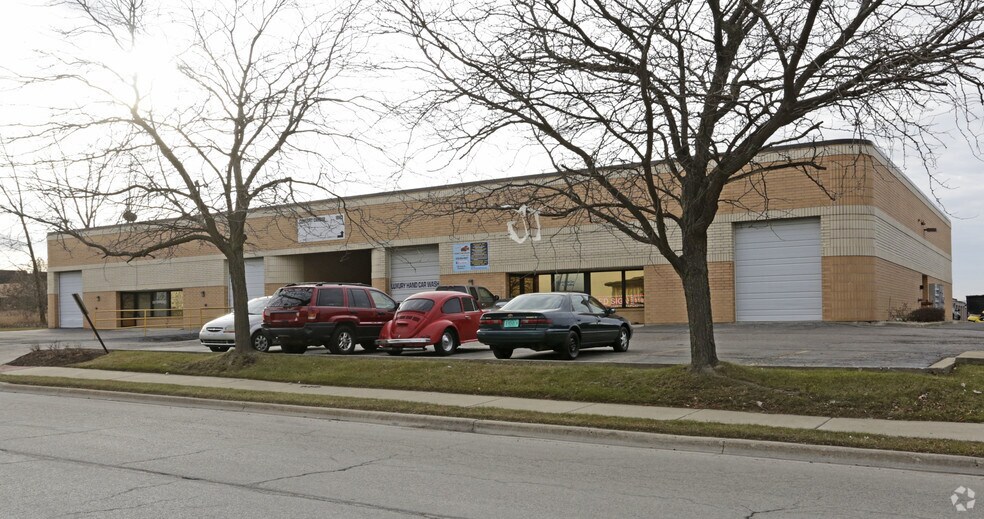 Primary Photo Of 1080-1098 Frances Dr, Streamwood Warehouse For Lease