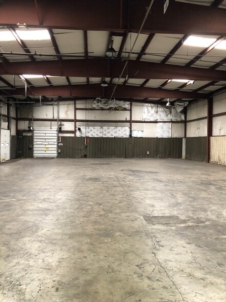 More Photos Of 55 Woodruff St, Walden Distribution For Sale