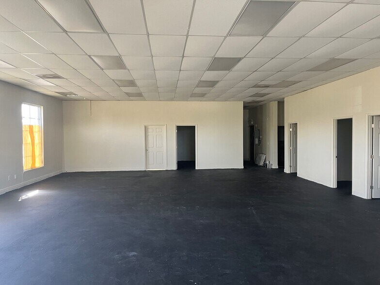 More Photos Of 219-227 W Canal Dr, Turlock Storefront Retail Office For Lease