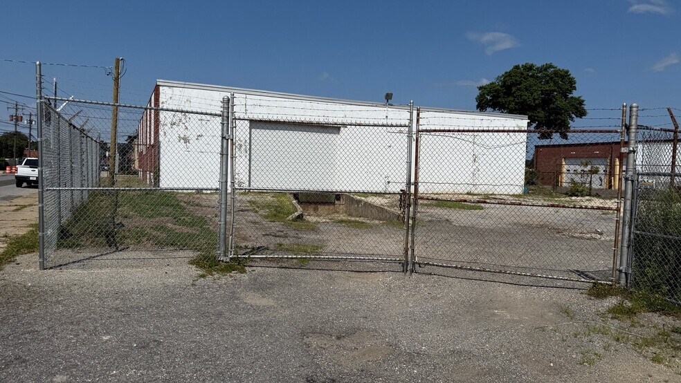 More Photos Of 225 Ralph Ave, Copiague Land For Lease