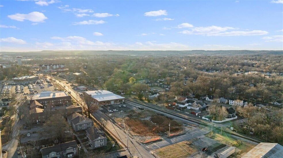 More Photos Of 1349 Adams St, Bowling Green Distribution For Sale