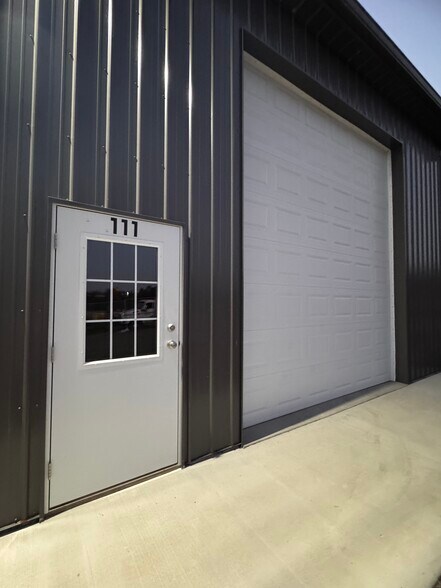 More Photos Of 5700 Vann Rd, Newburgh Warehouse For Lease