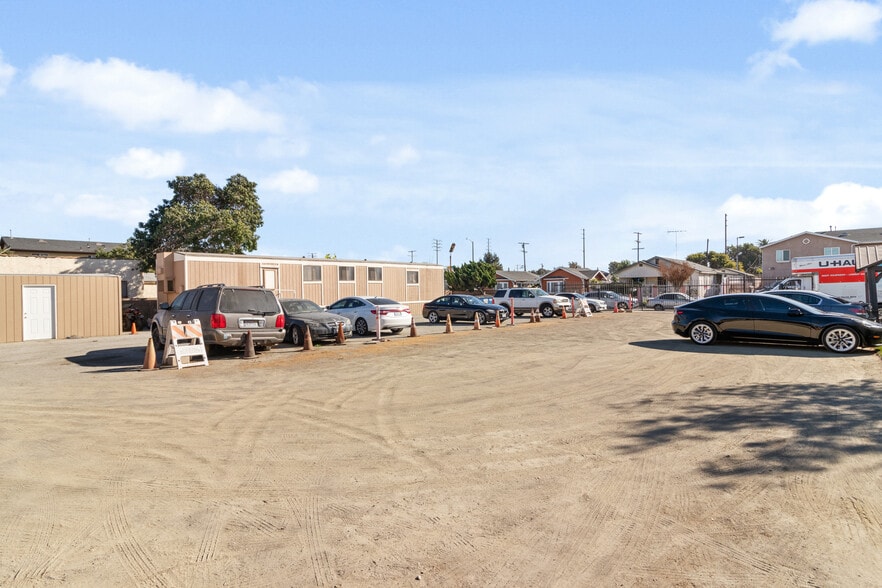 More Photos Of 8928 S Figueroa St, Los Angeles Religious Facility For Sale