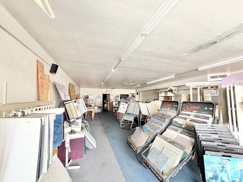 More Photos Of 717 W Lewis St, Pasco Storefront For Sale