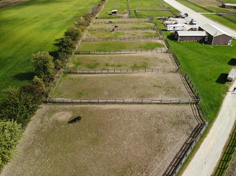 More Photos Of 475 W New Monee Rd, Crete Horse Stables For Sale
