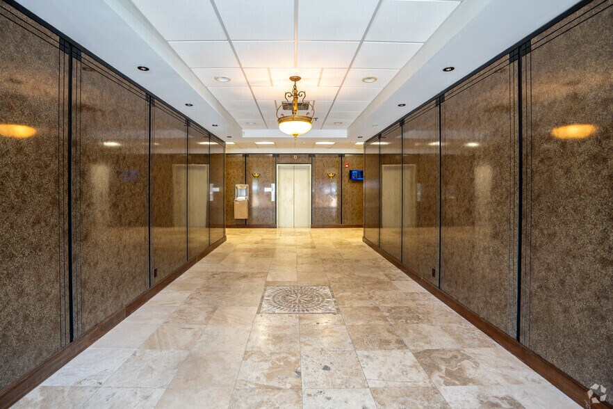 More Photos Of 181 W Valley Ave, Birmingham Office For Lease