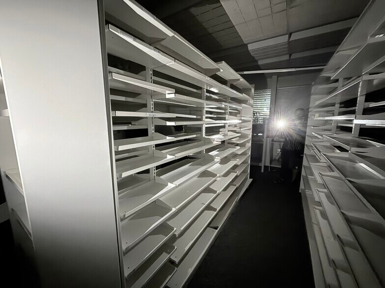 More Photos Of 350 Niagara St, Buffalo Drugstore For Lease