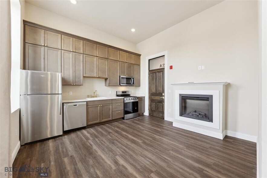 More Photos Of 140 W Park St, Butte Apartments For Sale