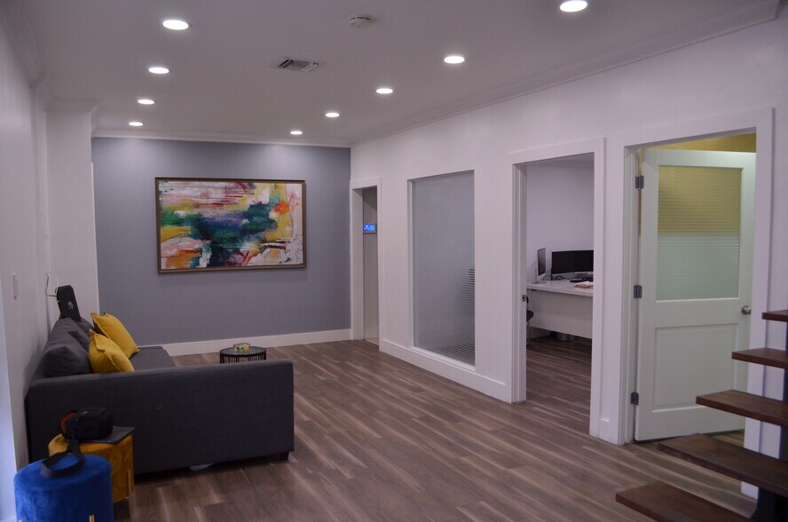 More Photos Of 7311-7323 NW 12th St, Miami Light Distribution For Sale