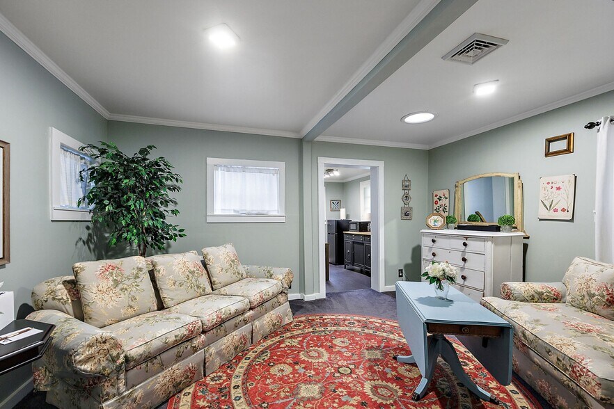 More Photos Of 455 N Oregon St, Jacksonville Hospitality For Sale