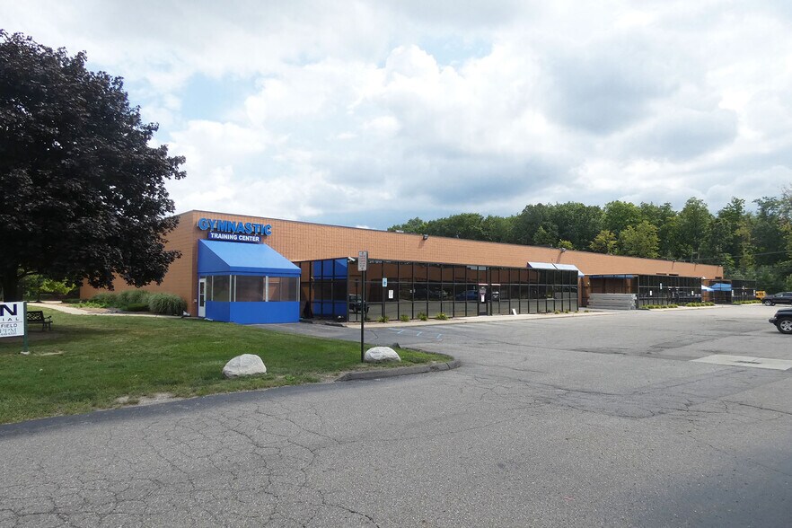 More Photos Of 1827-1855 Northfield Dr, Rochester Hills Warehouse For Lease