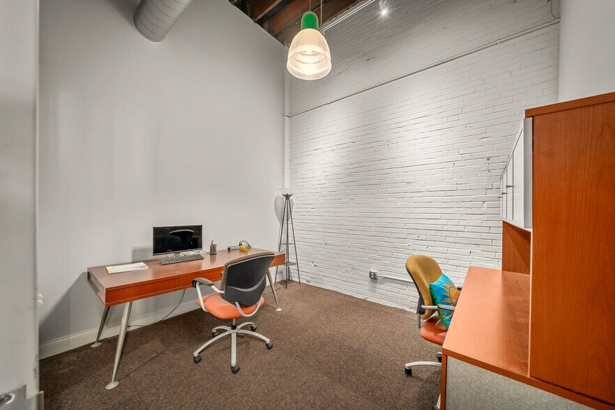 More Photos Of 3024 Locust St, Saint Louis Storefront For Sale